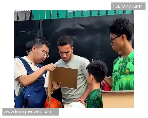 国安迅速调整训练计划总经理李明亲临现场指导球队训练