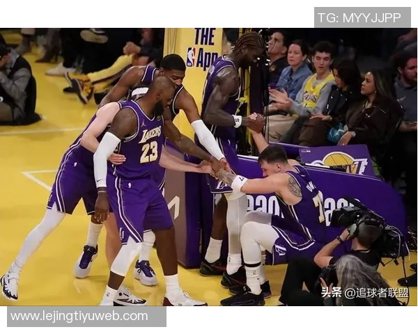 杯赛MVP争夺战老詹半场30分字母决赛双20大头半决赛狂砍40分